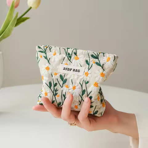 White Embroidery Daisy Women's Makeup Bag Portable Coin Purse Key Case Cosmetics Lipstick Storage Ba
