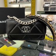 東區正精品㊣CHANEL19 Woc AP3067 全新香奈兒黑色大菱格紋山羊皮銀扣金銀鍊手提包斜背包手機包 RA1712