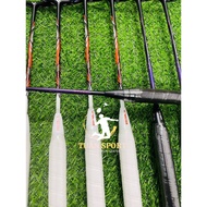 Victor Ryuga 1.2 comes with handle wrap and carrying case