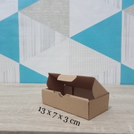 Cardboard 13 x 7 x 3 cm....Die Cut accessory box etc.