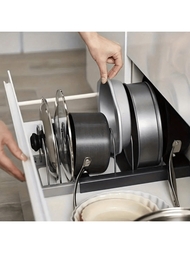 1入組時尚且可擴展不銹鋼廚房整理架：多功能架具有可調節分隔器，適用於鍋子、平底鍋和鍋蓋，非常適合家居儲物使用