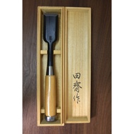 [ Direct from Japan ]  Japanese Chisels Tasai Oire Nomi 36mm Woodworking White Oak Tataki Yasuki Blue Steel With Wooden Box 田斎 中叩き鑿  安来 青紙