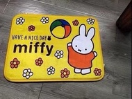 Miffy 黃色地毯 (64 x 44cm)