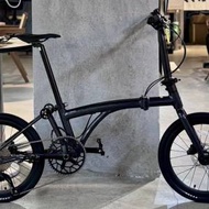 最新黑色  (NEO 20吋 36T 飛輪) JAVA NEO 9速 油剎 20吋 406 鋁合金折叠車 （三折叠...