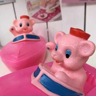 日本昭和古董玩具-1970年代vintagetoy-小熊船長的桃紅色快艇-古董膠皮娃娃公仔