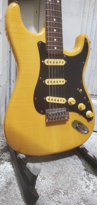 Fender Stratocaster mij Electric Guitar Yellow