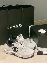 chanel 24p sneakers shoes classic white  運動鞋 波鞋 熊貓色