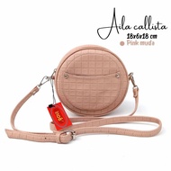 Aila Round Bag by Inoe