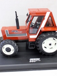 1 32 Alloy Agricultural Locomotive FIAT FIAT 880D T5 Tractor Model Nostalgic Ornaments Collection