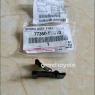 Original Innova Fortuner Hilux Tank Cover Spring Plate 77360-0K010