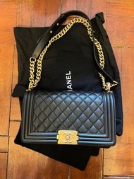 Chanel Le boy medium lambskin (羊皮）黑金 25cm