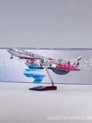 47cm Katar B777F1 Airlines Scale 1: 157 B777 QATAR Airplane Model with Light with Wheels Out of Prin