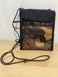 全新new North Face迷彩斜孭袋手機袋小背包實用袋 crossbody bag mobile phone bag