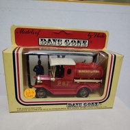 LLEDO 1920 MODEL T TANKER TRUCK - P.B.F WHITE ROOF  LOT2F6210#3510 WITH FIGURINES