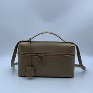 Loro Piana/諾悠翩雅 Extra LP27 飯盒包奶茶色牛皮，可調節肩帶金屬紐扣 牛皮革 單肩斜挎手提包