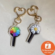 2 adet G Ejderha Lightstick Anahtarlık Anahtarlık Akrilk Çift Taraflı Kolye Papatya Tasarım Çantia A