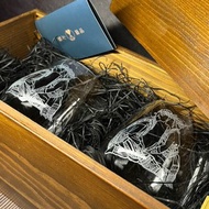 【客製化禮物】卑南服插畫 簡約線條風 手工 雕刻酒杯 結婚禮物
