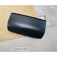 Black Sunglasses Box Sun Glasses Case Spectacles Holder For VW Tiguan Golf MK5 MK6 Passat B7 CC Skod