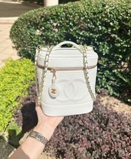可免息分期 多年正版正貨商標門市現貨 超罕有 extremely rare vintage chanel cc white caviar vanity bag 白色 荔枝皮 化妝包 化妝袋 中古 復古