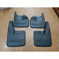Toyota Hilux Revo fender set (with screws).