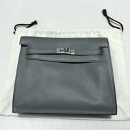 Kelly Danse杏仁綠超新淨