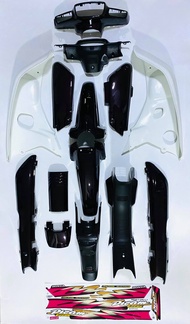 ชุดสีดรีมc100n รุ่นบังลมขาว พร้อมสติ๊กเกอร์ รอ+A1+B23+C7 14 ชิ้น ทั้งคัน