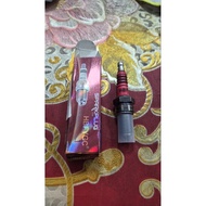 D8TC 3-pole heat-resistant spark plug