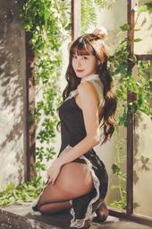 泥泥汝 youtuber 網紅 美腿 正妹 主題 寫真集 花絮 側拍 影片（請看商品描述🙏）