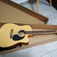 Yamaha Acoustic Guitar ' F310 '