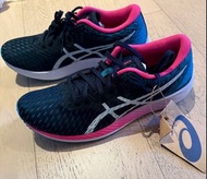 Asics 跑鞋