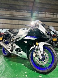 YAMAHA R15