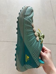 Columbia 登山鞋運動鞋抓地防滑鞋