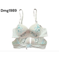 C Dmg1989 branded bra foam underwire bra Rijeck stain size 32B