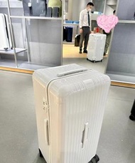 rimowa essential trunk plus size 33"