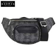 Lacoste 男款 PVC 皮革 The Blend Monogram 腰包，成色極佳，黑灰色