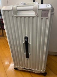 原廠正貨 ELLE 超特價✈️✈️ 全新 厚 鋁框 扣款 Truck Size 26” 28” 30” 多色 功能性有充電位 多色 框面手挽有磅 內可放充電寶,背面已USB叉電位  旅行箱旅行喼行李箱