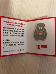 全新uniqlo10週年徽章