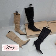 6cm small heel suede boots worn below the knee