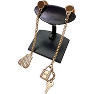 愛馬仕凱莉鉤針耳環，18K玫瑰金材質，鑲嵌130顆鑽石，總重0.62克拉（8.1克）。二手。