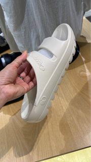 DISCOVERY  米白色拖鞋