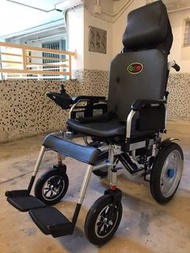 可折疊電動輪椅