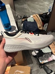 李寧跑鞋 ARSV067 可議價