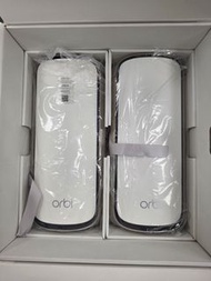 美版水货Netgear orbi 970系列四頻 WiFi 7 Mesh系統 (2 件裝） (RBE972S/主机（RBE971）*1+衛星（RBE970）*1)