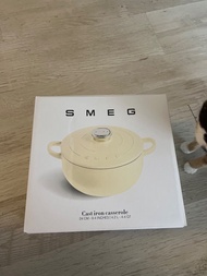 SMEG Cast Iron Casserole 24cm Cream 琺瑯鑄鐵鍋