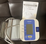 Omron 上腕式血壓計7051