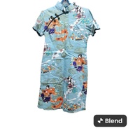 Cheongsam in many designs (2 hands)