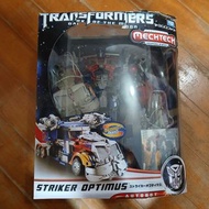 變形金剛TAKARA TOMY STRIKER OPTIMUS