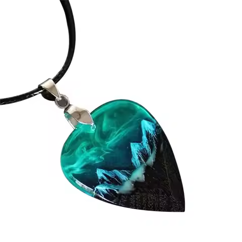 Creative Presents Guitar Pick Necklace Handmade Resin Resin Guitar Pick Heart Necklace Retro Heart M