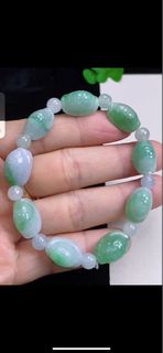 放大漏，虧清貨，工廠直銷， 手快🈶️，手慢🈚️，有喜歡私，不退换 獨一無二    特價🉐️$1080元港幣， 老種翡翠A貨-飘绿長壽龜殼-手串尺寸15.3/10.4/8.5  14.3/10/7.2 