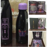 馬克杯 不繡鋼保溫瓶 提袋 隨行卡 都只有一個喔！  Anna Sui X Starbucks 聯名 現貨 馬克杯 900元（有兩個款式同樣價錢） 保溫瓶 中 1700元 9oz 保溫瓶 大 1900元 17oz 提袋     400元 隨行卡 200元 （無單賣） 全組購買5800含運費